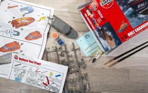 Airfix Airfix Starter Set - RNLI Shannon Class Lifeboat 10