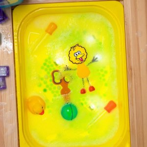 Glo Pals Glo Pals, Postać do kąpieli Wielki Ptak - zestaw z dwiema kostkami sensorycznymi świecącymi w wodzie 5