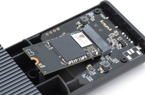 Kieszeń DIGIT Obudowa USB 4.0 Typ C na dysk SSD M.2 NVMe 40 Gbps aluminiowa, beznarzędziowa 2