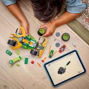 LEGO Ninjago Samochód wyścigowy Lloyda z napędem typu pull-back (71828) 2