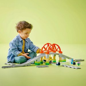 LEGO Duplo Most i tory kolejowe — zestaw rozszerzający (10426) 3