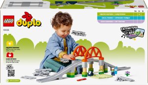 LEGO Duplo Most i tory kolejowe — zestaw rozszerzający (10426) 9