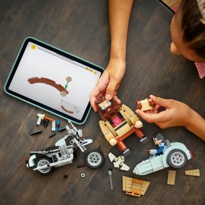 LEGO Harry Potter Przejażdżka motocyklowa Hagrida i Harry’ego (76443) 3
