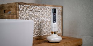 AD Accessories Masażer antycellulitowy z funkcją bańki chinskiej Humanas DermaSmooth - biały 6