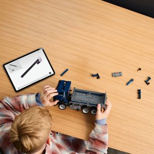 LEGO Technic Wywrotka z przechylaną skrzynią (42203) 3