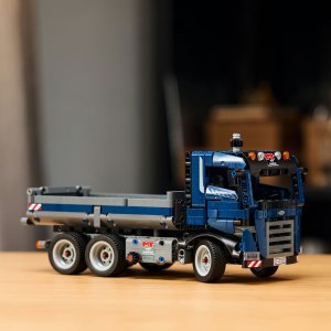 LEGO Technic Wywrotka z przechylaną skrzynią (42203) 4