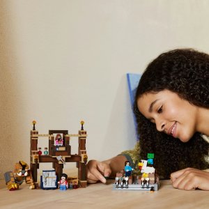 LEGO Minecraft Ring w Leśnym dworze (21272) 3