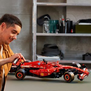 LEGO Technic Bolid F1 Ferrari SF-24 (42207) 2