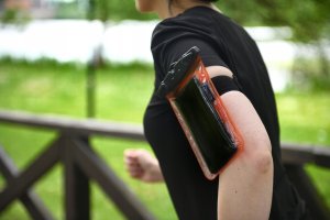 Majestic Sport Etui na telefon CESAR IPX8 Majestic Sport pomarańczowe 11