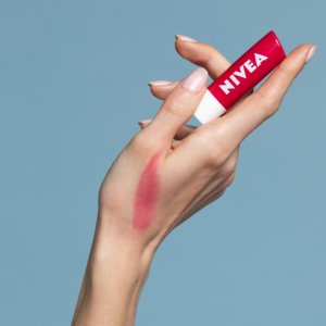 Nivea NIVEA CHERRY SHINE Pomadka ochronna do ust wiśniowa koloryzująca 4,8g 7