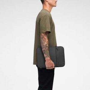 Etui Incase Incase Crosstown Sleeve with Woolenex - Pokrowiec z kieszenią MacBook Pro 14" (M4/M3/M2/M1/2024-2021) (Black) 7