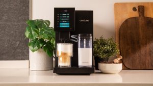 Ekspres ciśnieniowy Cecotec Compactccino Connected 2