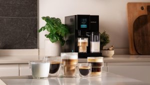 Ekspres ciśnieniowy Cecotec Compactccino Connected 3