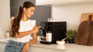 Ekspres ciśnieniowy Cecotec Compactccino Connected 4