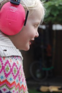 Bose Jippies noise-canceling headphones for kids pink 858412 2