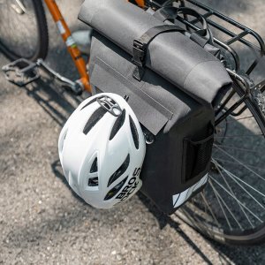RockBros Sakwa rowerowa Rockbros z funkcją plecaka, wodoodporna, z zaczepem na kask 18l - czarna 5