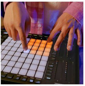 Akai AKAI APC 64 - kontroler do Ableton Live 5