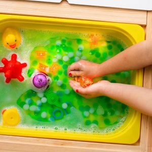 Glo Pals Glo Pals, Kostki sensoryczne świecące w wodzie - Julia, 4 szt. 3