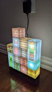 Lampka wtykowa do gniazdka Grajlandia Lampka Minecraft Block Building Light Bloki Edycja Postacie 2