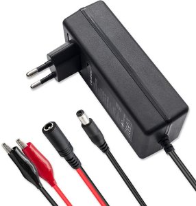 Qoltec Automatyczna ładowarka do akumulatora AGM GEL STD 6V 12V | 1.5A |Prostownik z sygnalizatorem LED 7
