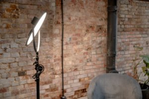 Zestaw studyjny Newell Zestaw Lampa LED Newell Air Artha XL i Akumulator Newell BP-95 LCD V-Mount 13