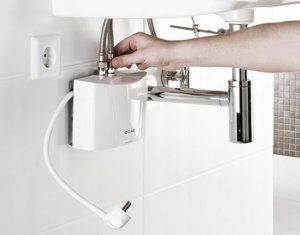 Przepływowy podgrzewacz wody Red Ogrzewacz MBH6 - 5,7 kW/230V ciśnieniowy 4