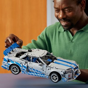 LEGO Technic Samochód Nissan Skyline GT-R (R34) z filmu Fast & Furious (42210) 2