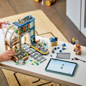 LEGO City Centralny dworzec kolejowy (60469) 4