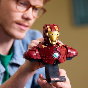 LEGO Marvel Popiersie Iron Mana MK4 (76327) 2