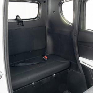 Czterokołowiec lekki, skuter elektryczny zabudowany z dachem MICRO CAR BILI BIKE SIGMA 4 LIT LiFePO4 czerwony ciemne wnętrze 9