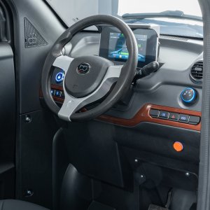 Czterokołowiec lekki, skuter elektryczny zabudowany z dachem MICRO CAR BILI BIKE SIGMA 4 LIT LiFePO4 brązowy ciemne wnętrze 11