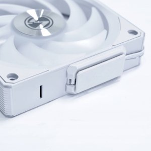 Wentylator Lian Li UNI FAN CL Wireless 120 3-pack biały (12CL1W3W) 11