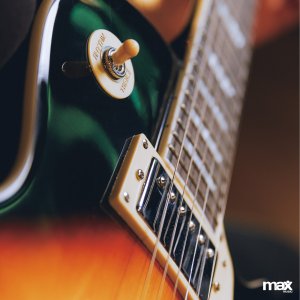 Zestaw: Gitara elektryczna GigKit w stylu LP sunburst+ wzmacniacz+ akcesoria one size 14