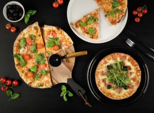 Deska do pizzy z nożykiem 3