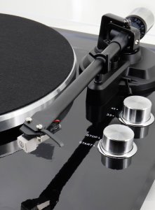 Gramofon Soundmaster GRAMOFON SOUNDMASTER PL790SW z BT i WBUDOWANYM PRZEDWZMACNIACZEM PHONO/LINE OUT 4