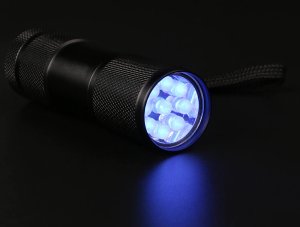Latarka UV 9