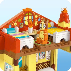 LEGO Bluey Dom rodzinny Blue (11203) 10