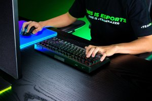 Klawiatura Razer BlackWidow V4 Tenkeyless HyperSpeed Orange (RZ03-05480100-R3M1) 3