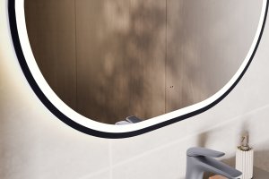 Comad Zestaw meblowy 120cm z blatem, umywalką nablatową Smile, szafką wysoką i lustrem LED 7