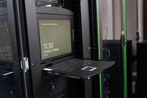Digitus DIGITUS Modułowa konsola 19"HD LCD 16-port HDMI KVM Szwajcaria 2