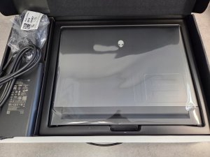 Dell Alienware m18 R2 i9-14900HX 64GB 2TB SSD RTX 4080 QHD+ 165Hz Win11 9