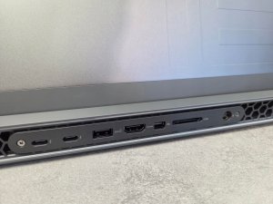 Dell Alienware m18 R2 i9-14900HX 32GB 2TB SSD RTX 4080 QHD+ 165Hz Win11 13
