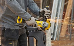 Szlifierka Stanley Fatmax SFMCG710B-XJ 6
