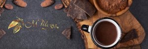 M.Pelczar Chocolatier Serce z białej czekolady dekorowane wiśniami i pistacjami 130g 2