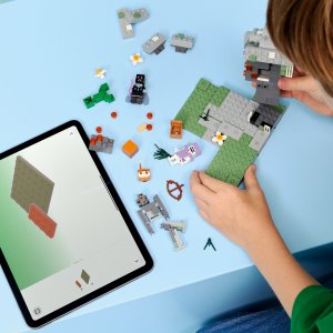 LEGO Minecraft Blady ogród (21586) 7