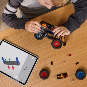 LEGO Technic Monster Jam Grave Digger Ogień i lód (42219) 7