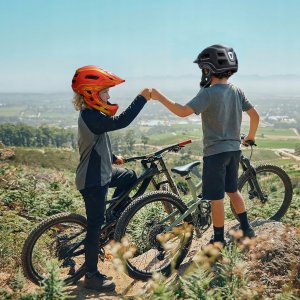 Kask rowerowy fullface dziecięcy Wozinsky z tylną lampką USB S - czerwono-żółty 4