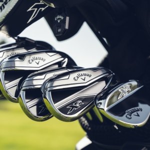 CALLAWAY Zestaw kijów do golfa CALLAWAY XR-26 (12 kijów z torbą standbag/na nóżkach czarno-srebrna, szafty grafitowe regular) 18