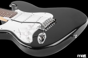 Max Zestaw: Gitara elektryczna GigKit Max czarna + wzmacniacz akcesoria one size 15
