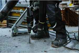 Stalco TRZEWIK ROBOCZY SKÓRZANY OBUWIE BEZPIECZNE PODNOSEK KOMPOZYT WKŁADKA KEVLAR PODESZWA OLEJOODPORNA ANTYELEKTROSTATYCZNA ODBLASKI HULK S3 SRC 42 11